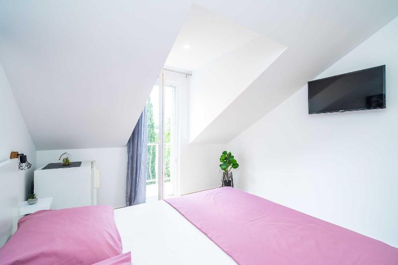 Apartment & Rooms Papa image