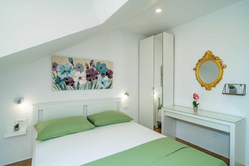 Apartment & Rooms Papa image