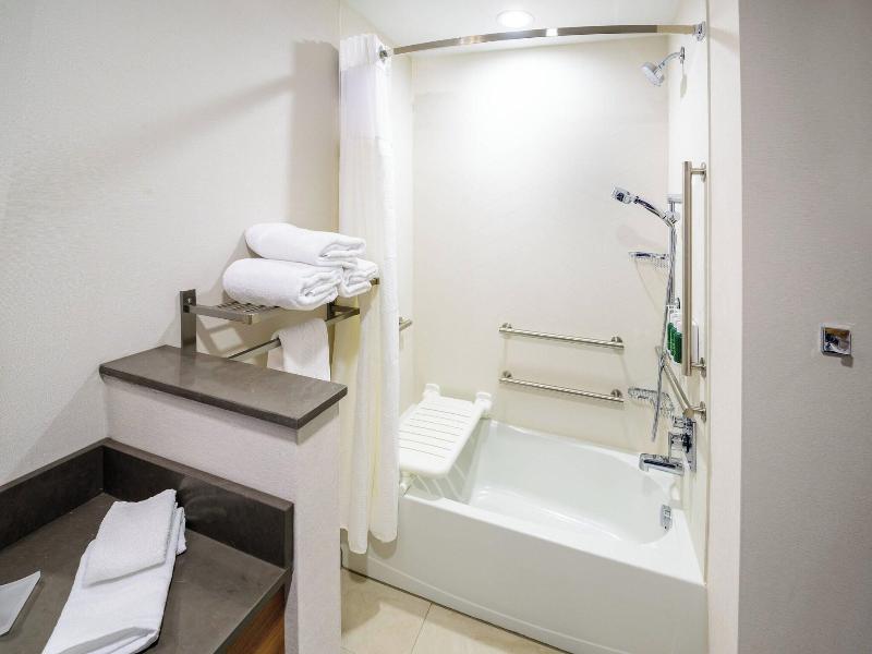 Fairfield Inn & Suites by Marriott Scranton Montag image