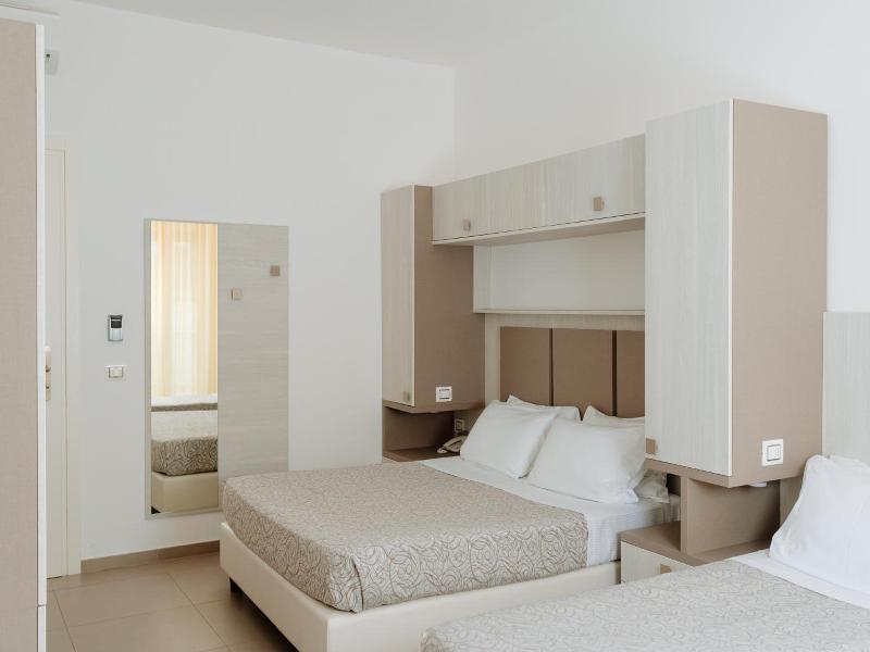 Hotel Caravel image