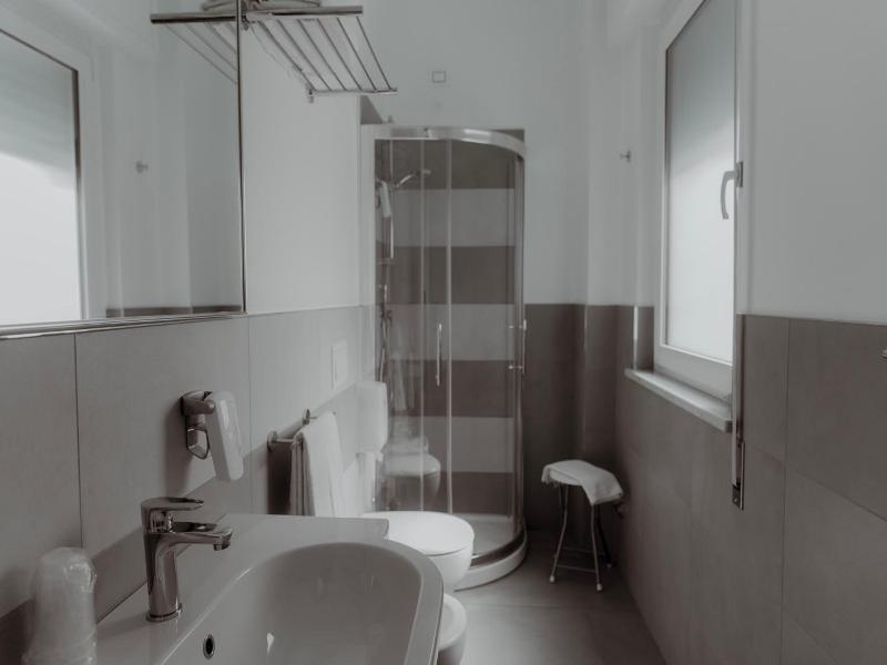 Hotel Caravel image