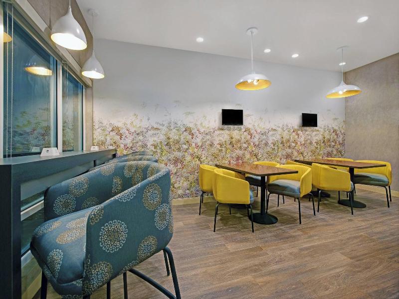 Towneplace Suites By Marriott Potomac Mills Woodbr image