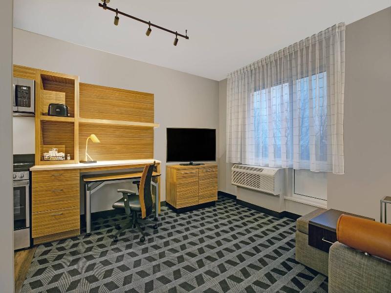 Towneplace Suites By Marriott Potomac Mills Woodbr image