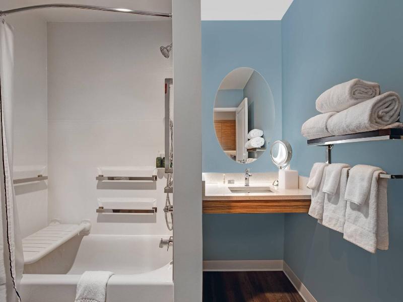 Towneplace Suites By Marriott Potomac Mills Woodbr image