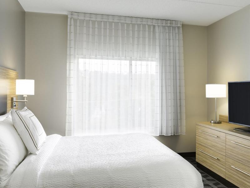 Towneplace Suites By Marriott Potomac Mills Woodbr image