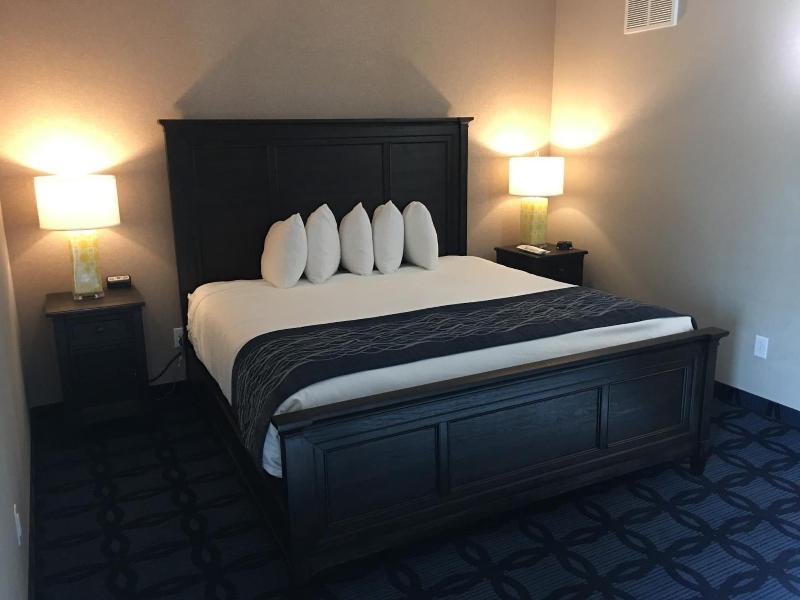 Riverside Inn image