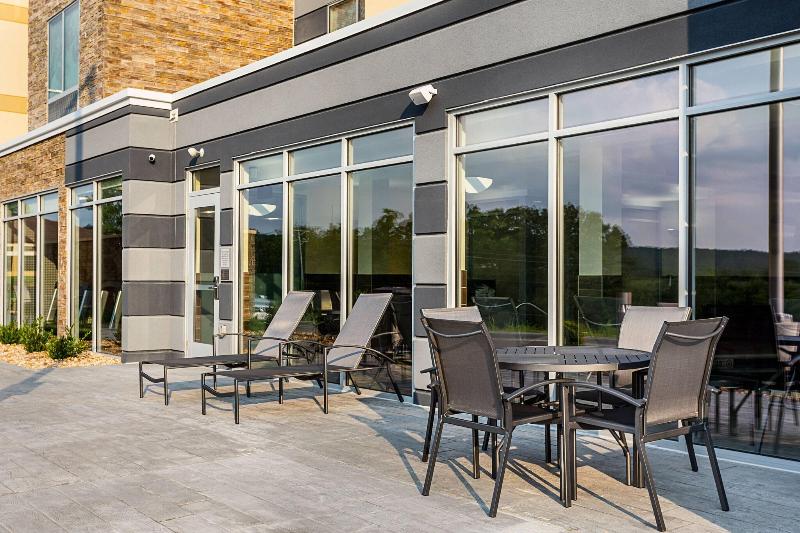 Fairfield Inn & Suites by Marriott Rolla image