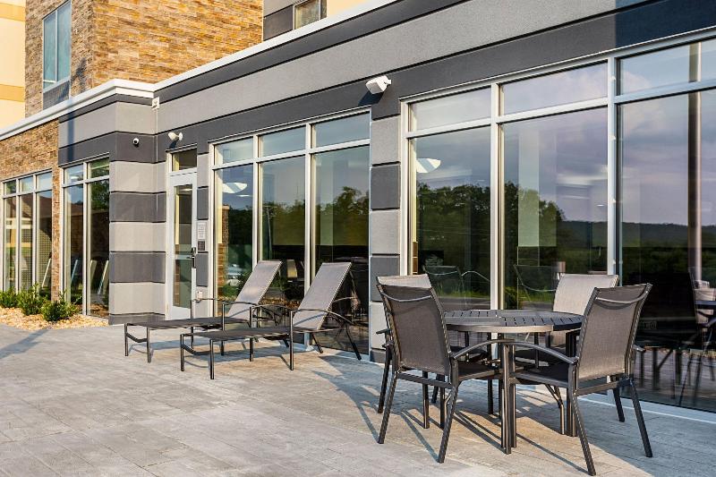 Fairfield Inn & Suites by Marriott Rolla image