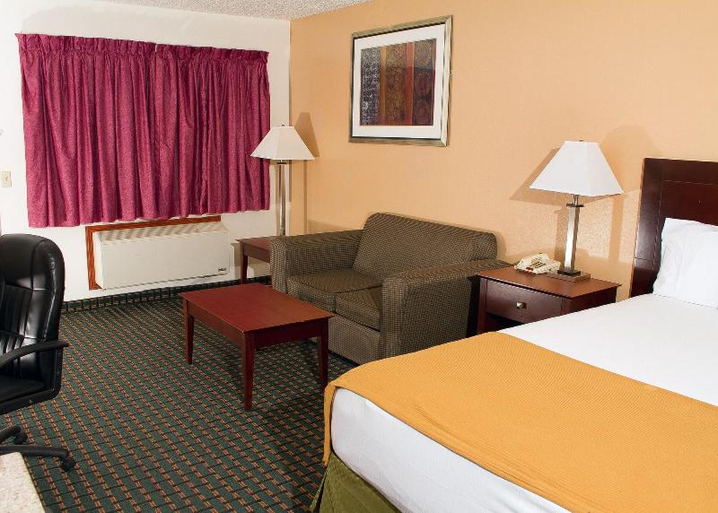 Budget Inn And Suites image