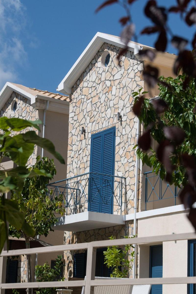 Ilianthos Apartments & Studios image