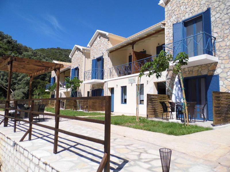 Ilianthos Apartments & Studios image