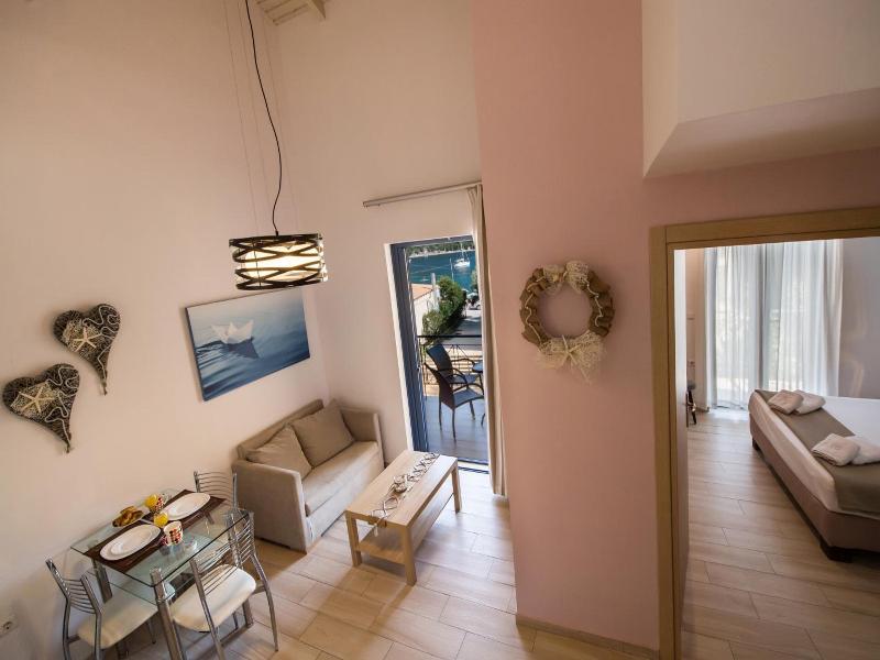 Ilianthos Apartments & Studios image