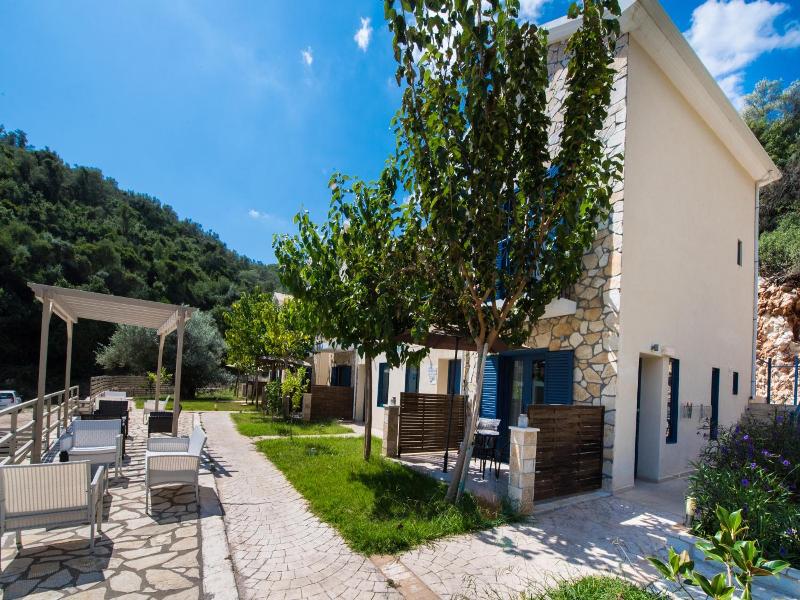 Ilianthos Apartments & Studios image
