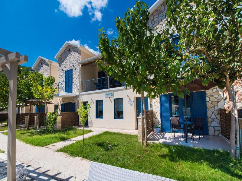 Ilianthos Apartments & Studios image