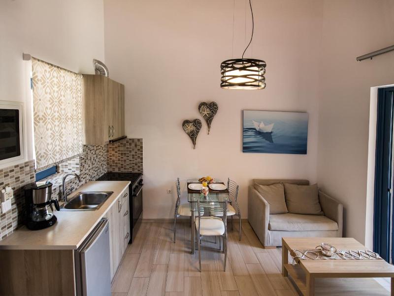 Ilianthos Apartments & Studios image