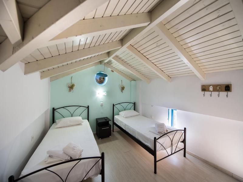 Ilianthos Apartments & Studios image