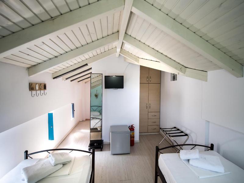 Ilianthos Apartments & Studios image