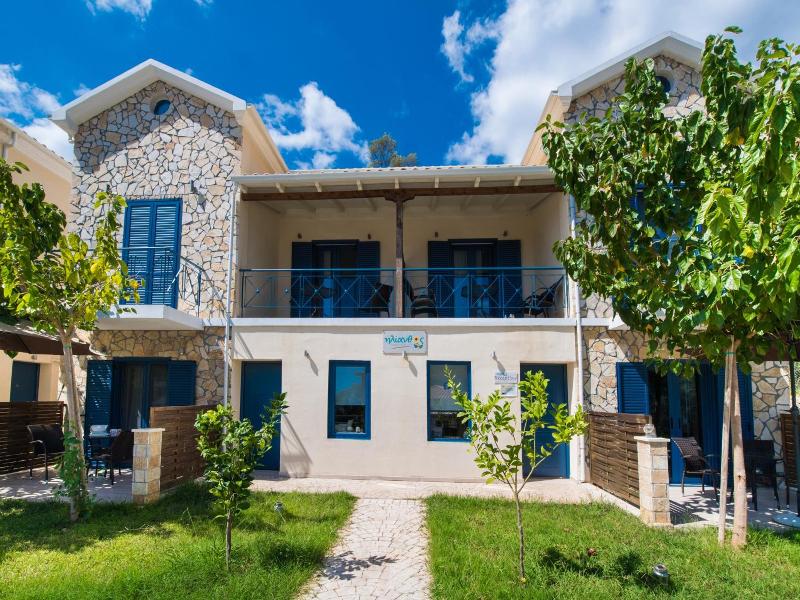 Ilianthos Apartments & Studios image