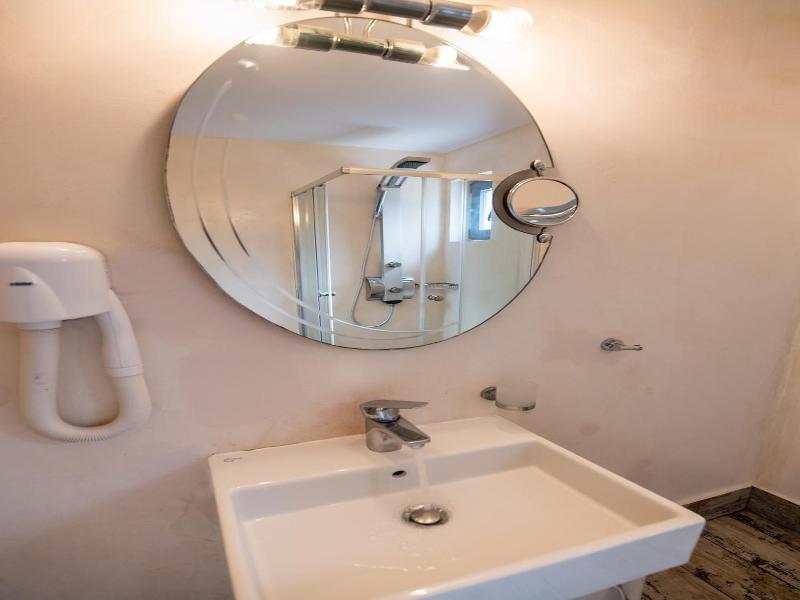 Ilianthos Apartments & Studios image