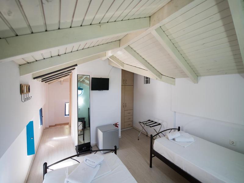 Ilianthos Apartments & Studios image