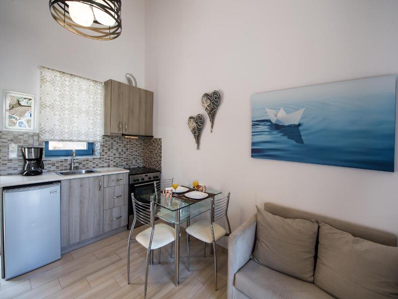 Ilianthos Apartments & Studios image