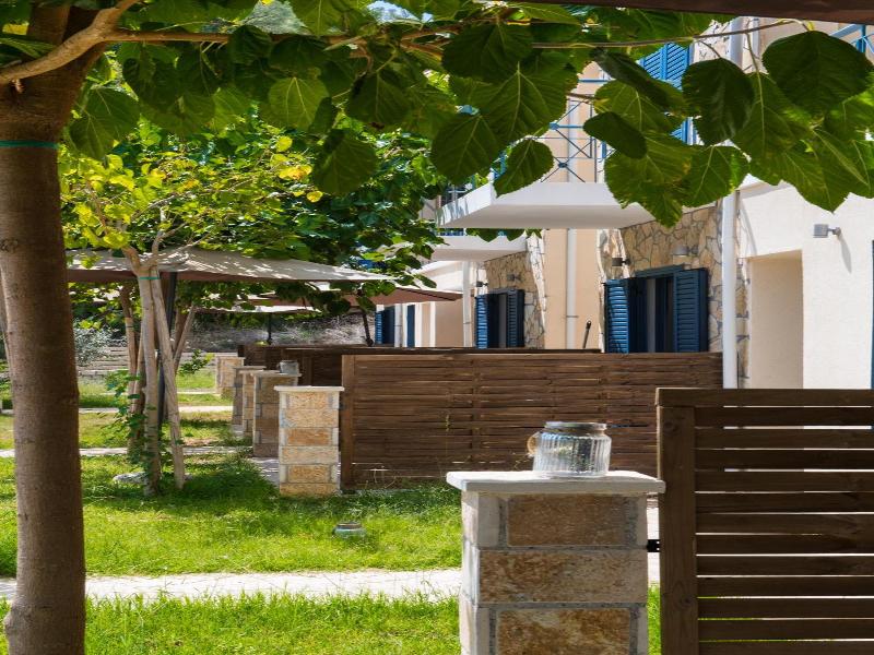 Ilianthos Apartments & Studios image