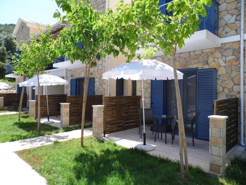 Ilianthos Apartments & Studios image