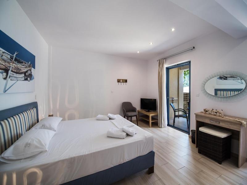 Ilianthos Apartments & Studios image