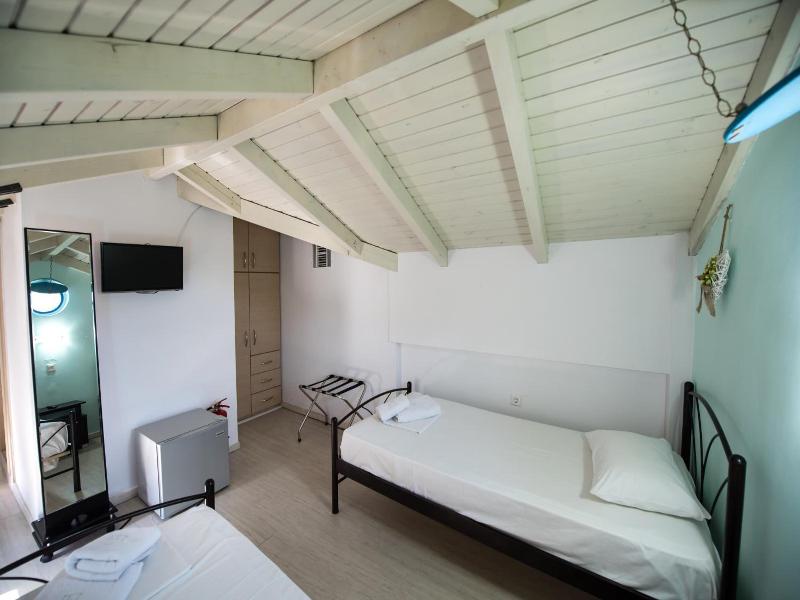 Ilianthos Apartments & Studios image