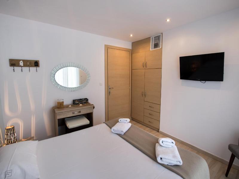Ilianthos Apartments & Studios image