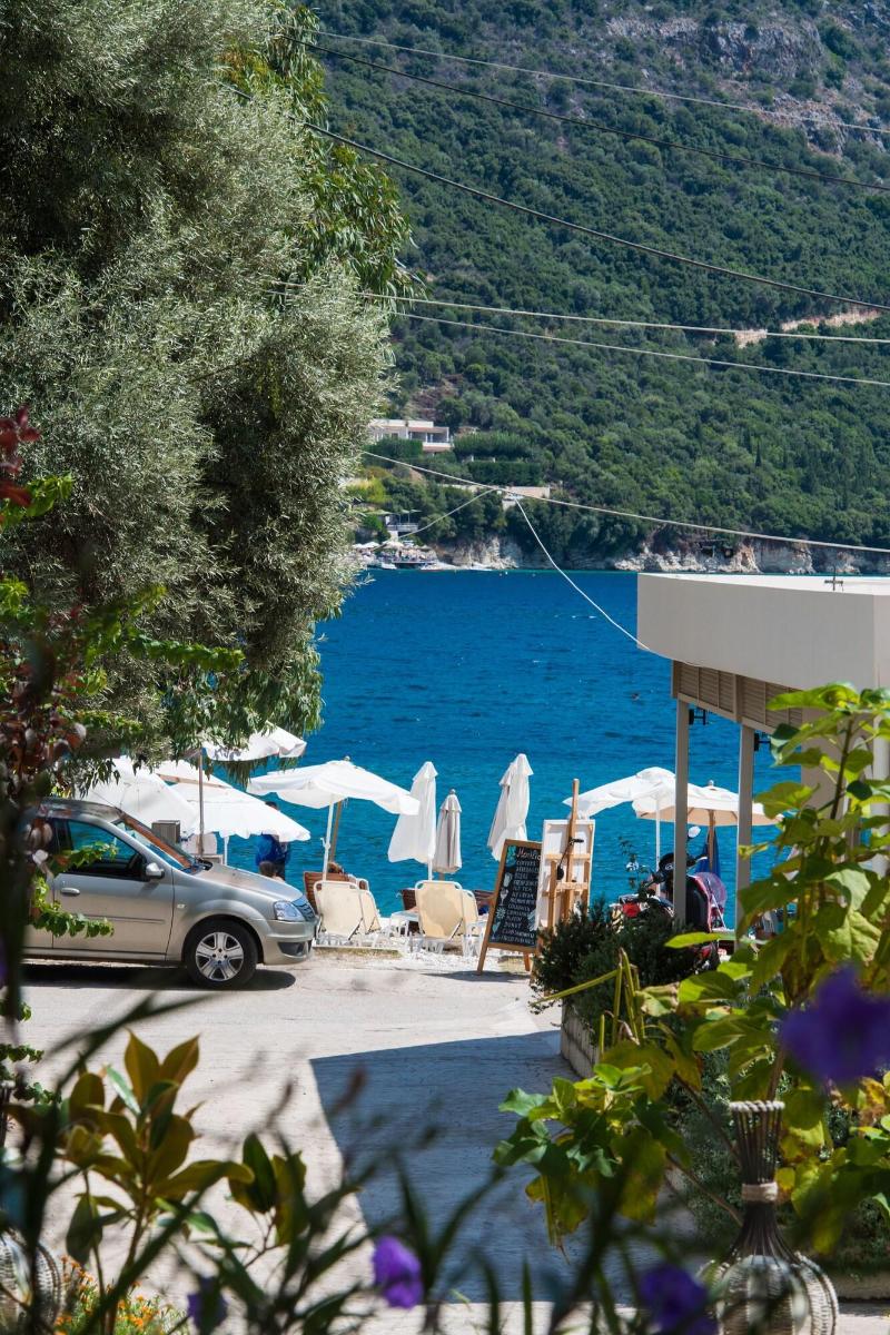 Ilianthos Apartments & Studios image