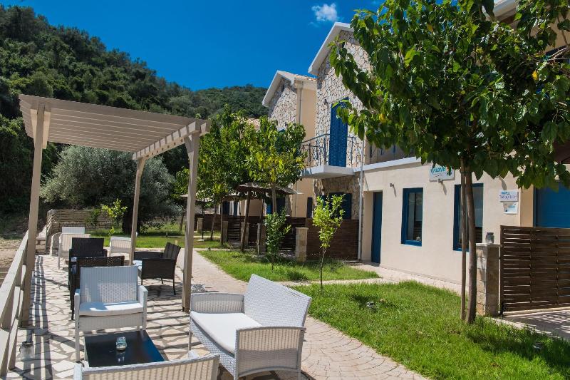Ilianthos Apartments & Studios image