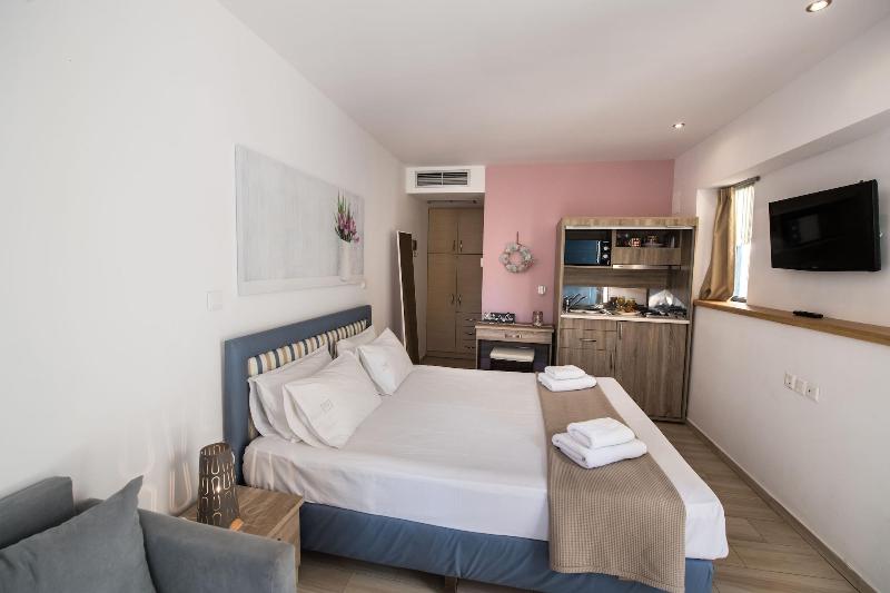Ilianthos Apartments & Studios image