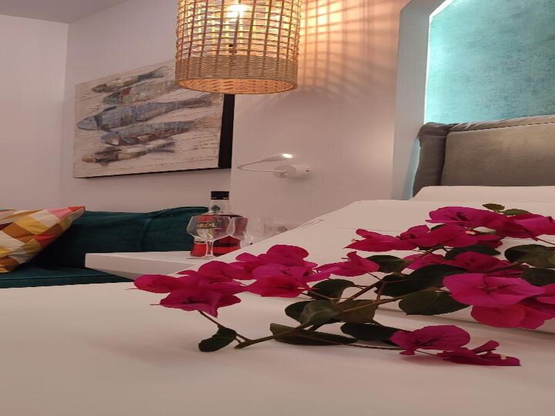 Ilianthos Apartments & Studios image