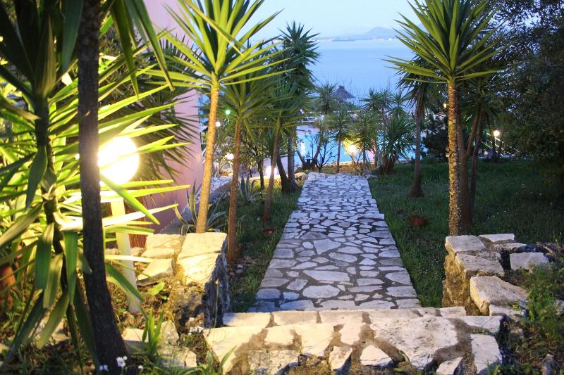 Stefanos Place image