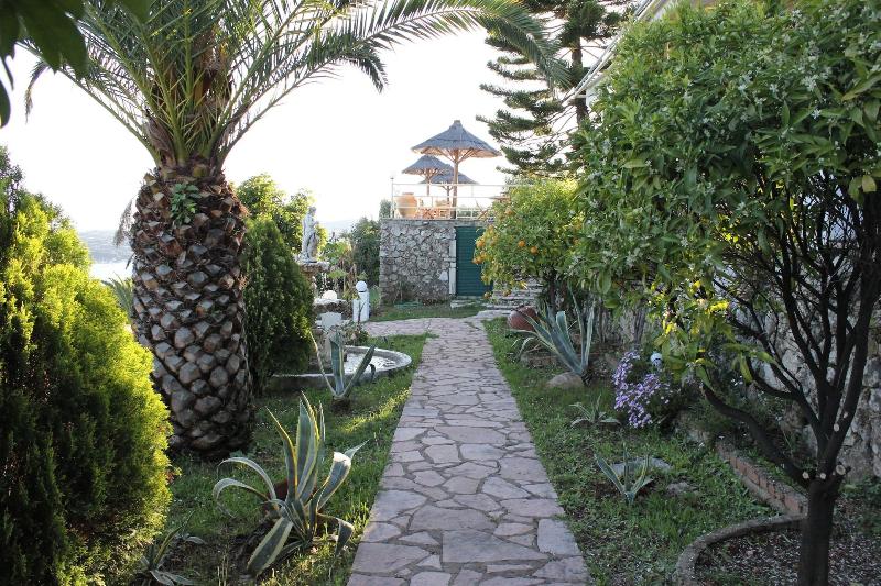Stefanos Place image