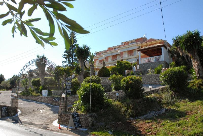 Stefanos Place image