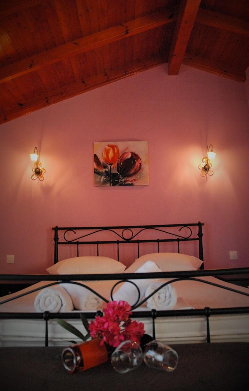 Stefanos Place image