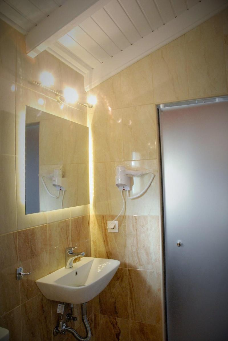 Stefanos Place image