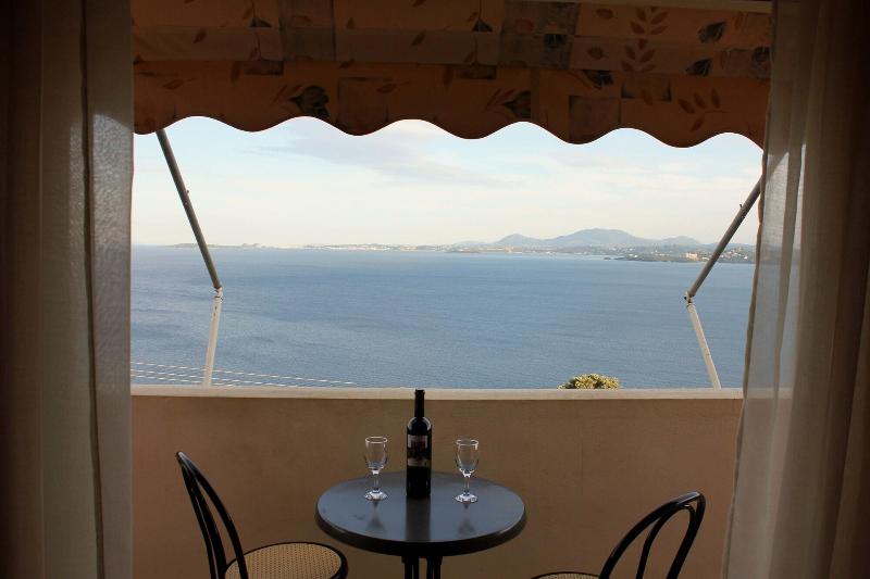 Stefanos Place image