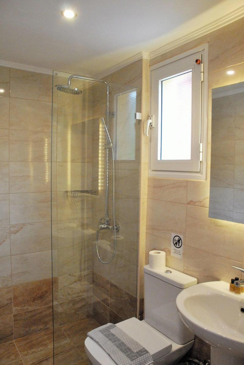 Stefanos Place image
