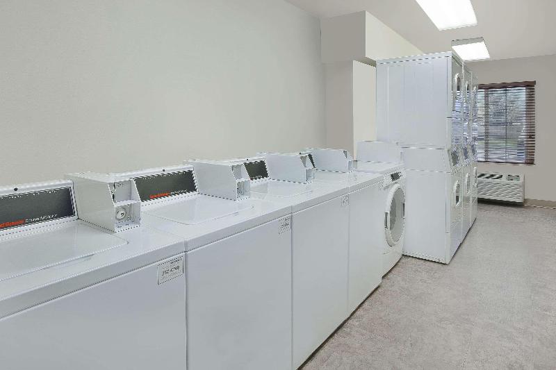 Woodspring Suites Columbus Southeast image