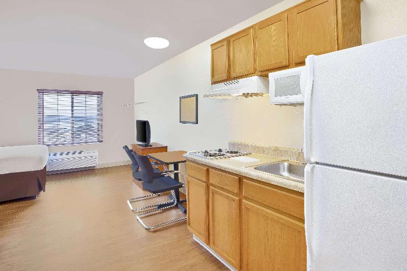 Woodspring Suites Columbus Southeast image