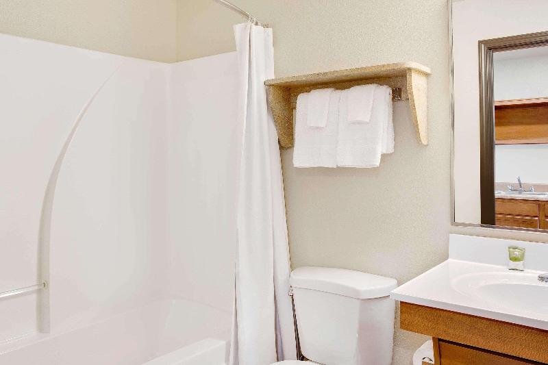 WoodSpring Suites Columbus North I-270 image