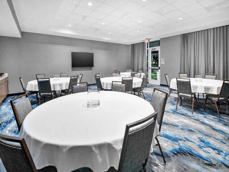 Fairfield Inn & Suites by Marriott Columbus New Al image