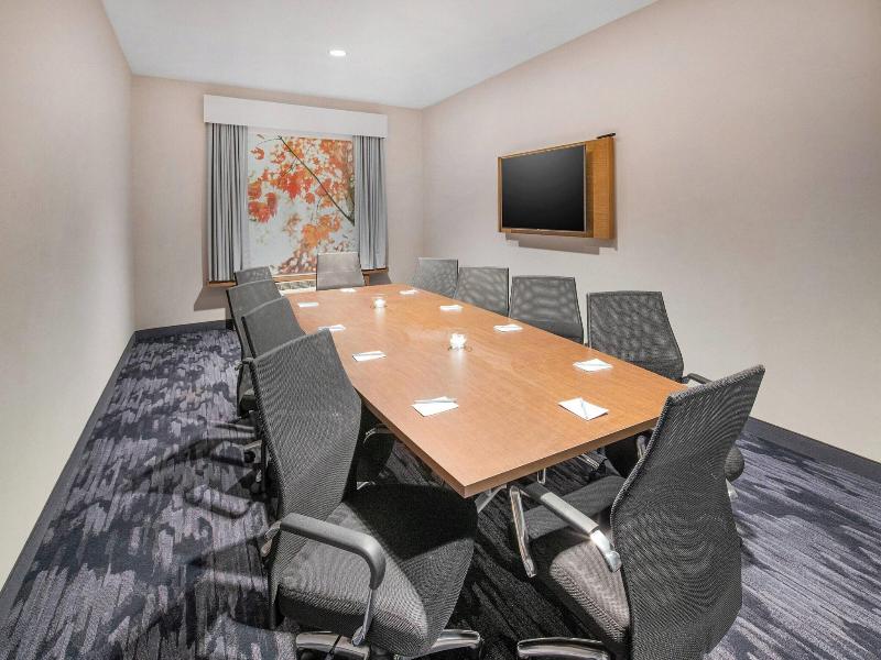 Fairfield Inn & Suites by Marriott Columbus New Al image