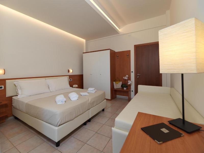 Hotel Florence — general view