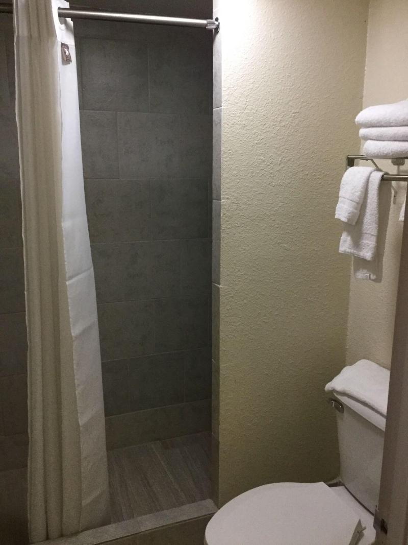 Americas Best Value Inn-Goodlettsville/N. Nashvill - Image 7