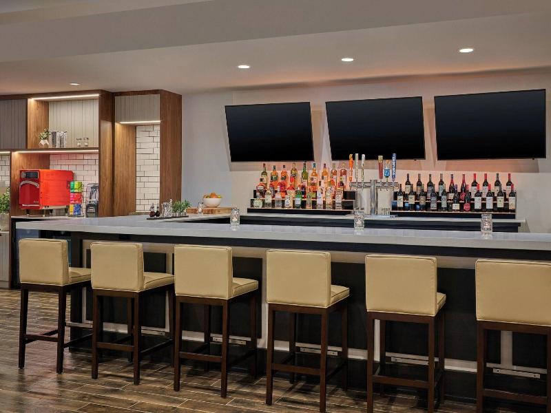 Delta Hotels By Marriott Chicago Willowbrook image