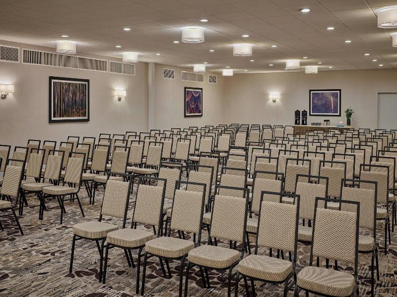 Delta Hotels By Marriott Chicago Willowbrook image